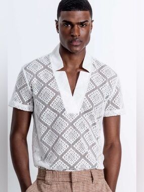 ORTTU Star Neck Lace Shirt Large